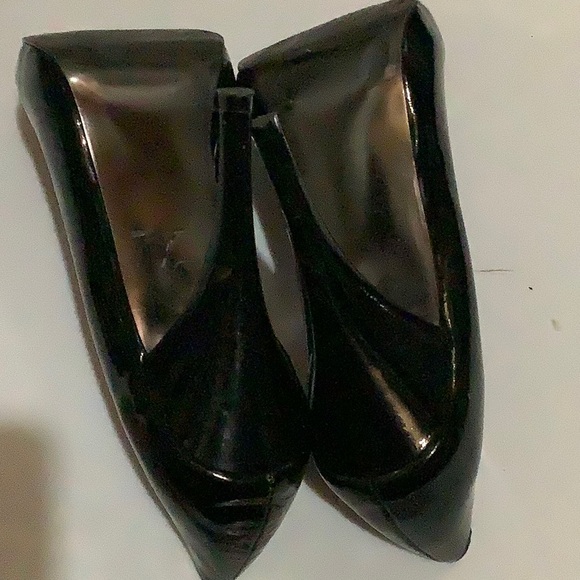 Steve Madden Trinitie Patent Leather Pump - Picture 12 of 14